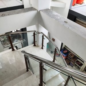 Railing Tangga SS 304 Kaca Tempered 10 mm